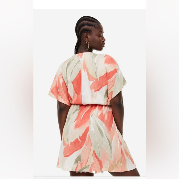 H&M Crinkled Wrap Dress - Picture 2 of 6